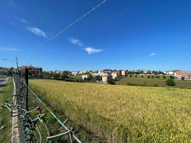 Terreno edificabile in vendita a Mosciano Sant'Angelo