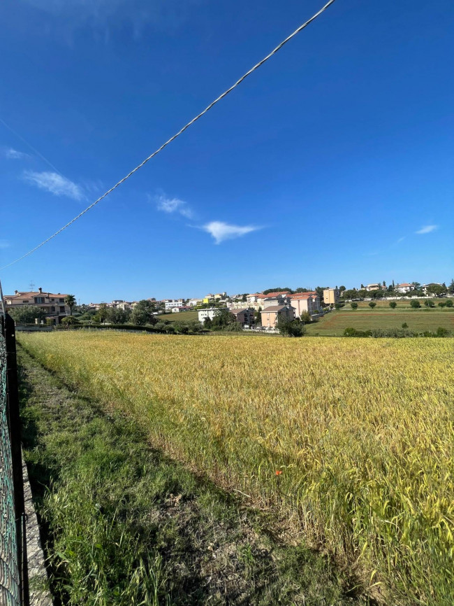 Terreno edificabile in vendita a Mosciano Sant'Angelo