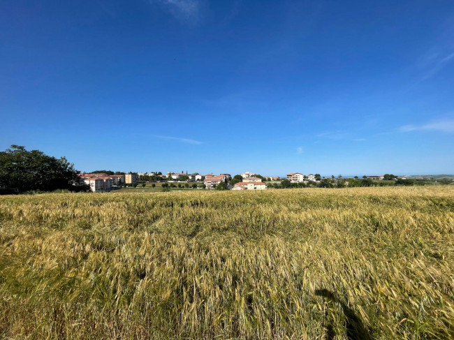 Terreno edificabile in vendita a Mosciano Sant'Angelo
