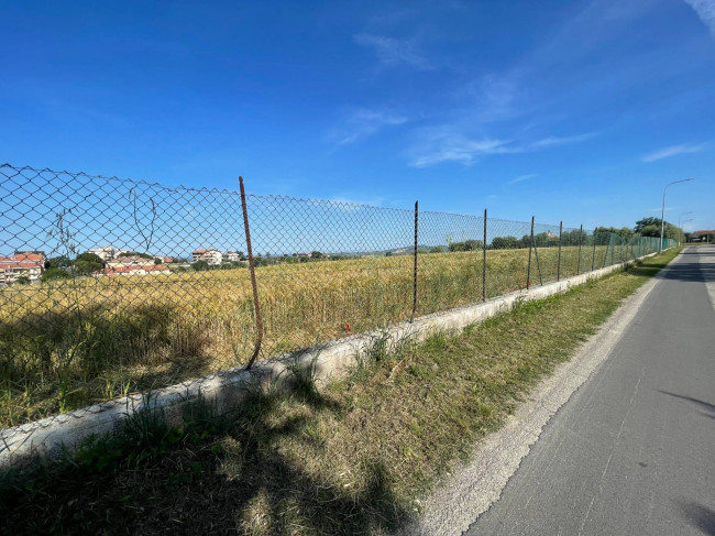 Terreno edificabile in vendita a Mosciano Sant'Angelo