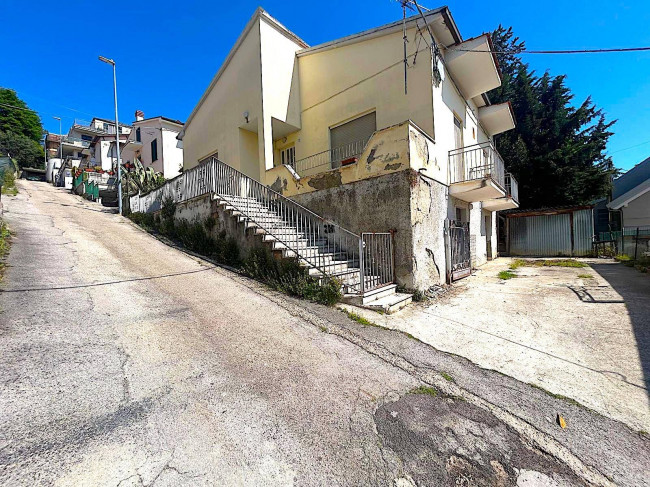 Casa singola in vendita a Teramo