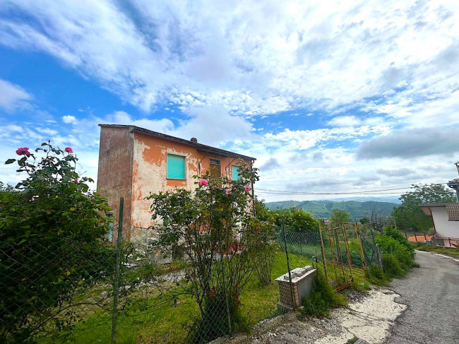 Casa singola in vendita a Campli