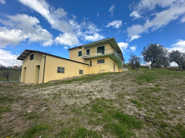 Casa singola in vendita a Basciano