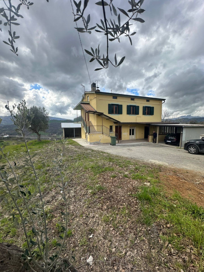 Casa singola in vendita a Basciano
