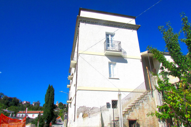 Casa singola in vendita a Torricella Sicura