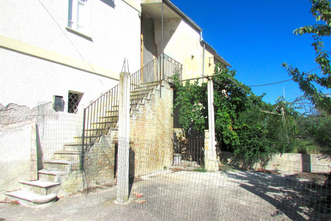 Casa singola in vendita a Torricella Sicura