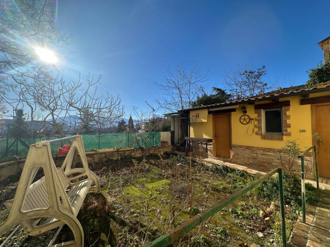 Casa singola in vendita a Torricella Sicura