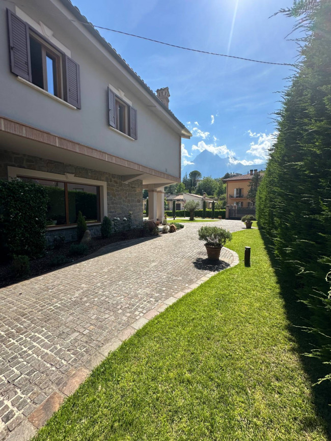 Villa in vendita a Isola del Gran Sasso d'Italia