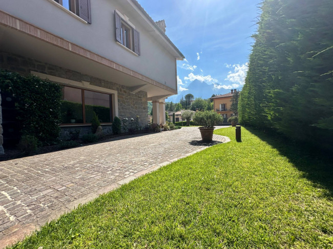 Villa in vendita a Isola del Gran Sasso d'Italia