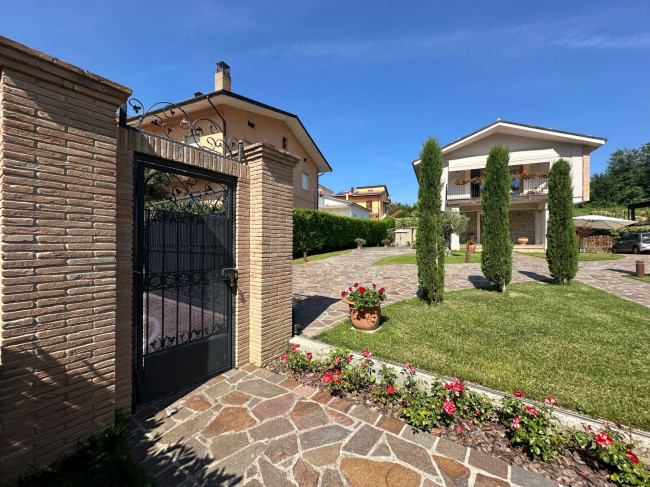Villa in vendita a Isola del Gran Sasso d'Italia