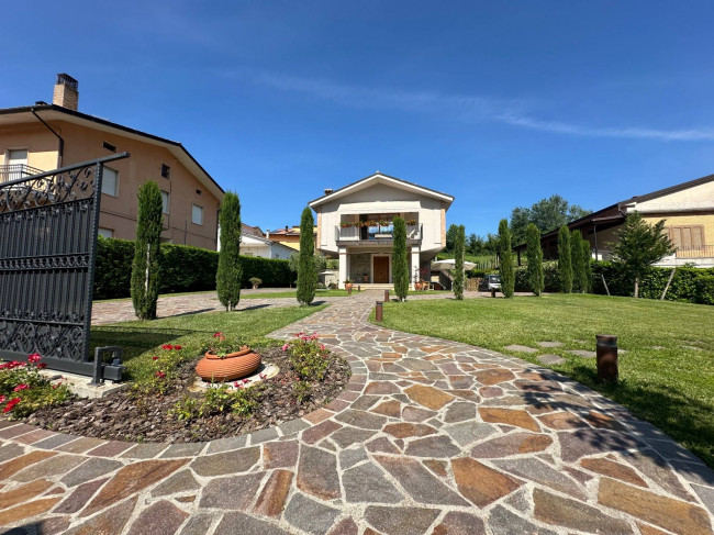 Villa in vendita a Isola del Gran Sasso d'Italia