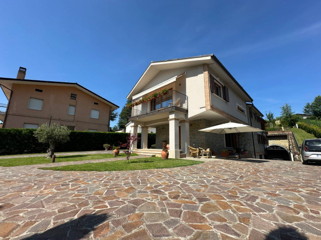 Villa in vendita a Isola del Gran Sasso d'Italia
