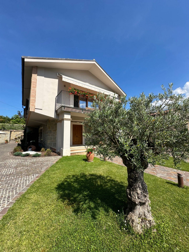 Villa in vendita a Isola del Gran Sasso d'Italia