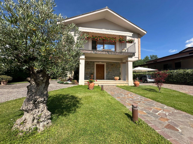 Villa in vendita a Isola del Gran Sasso d'Italia