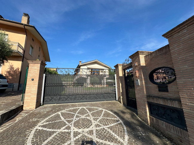 Villa in vendita a Isola del Gran Sasso d'Italia