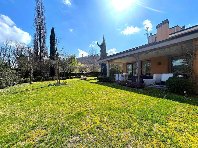 Villa in vendita a Teramo