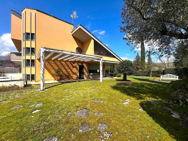 Villa in vendita a Teramo