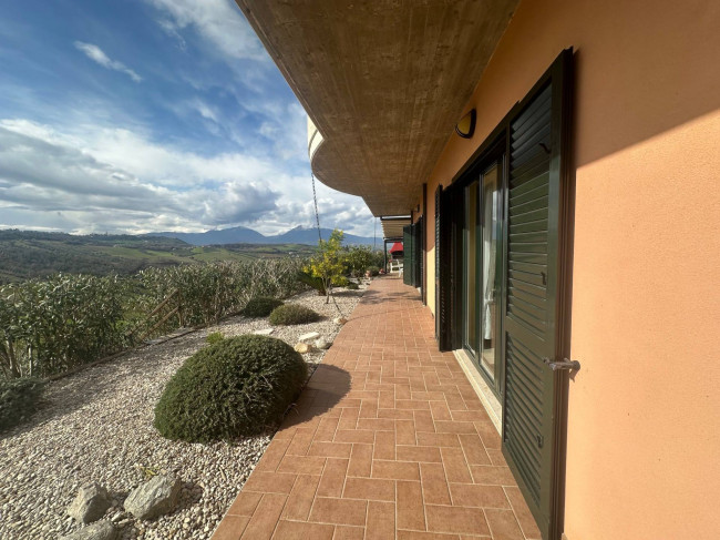 Villa in vendita a Bellante