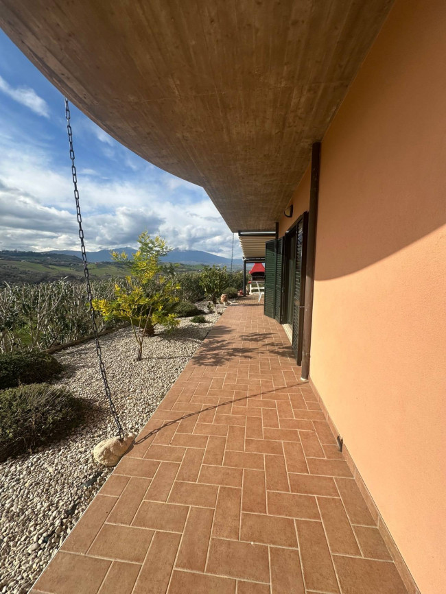 Villa in vendita a Bellante