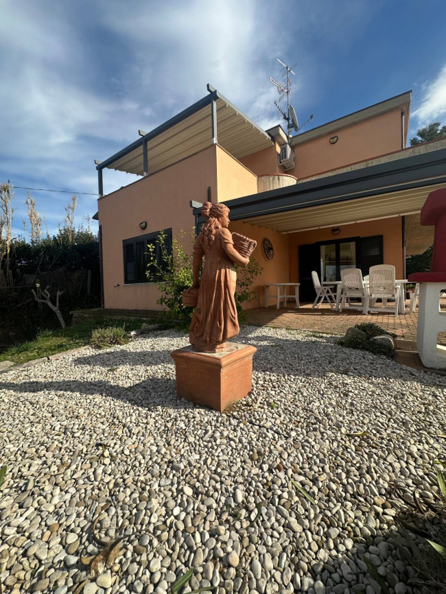 Villa in vendita a Bellante