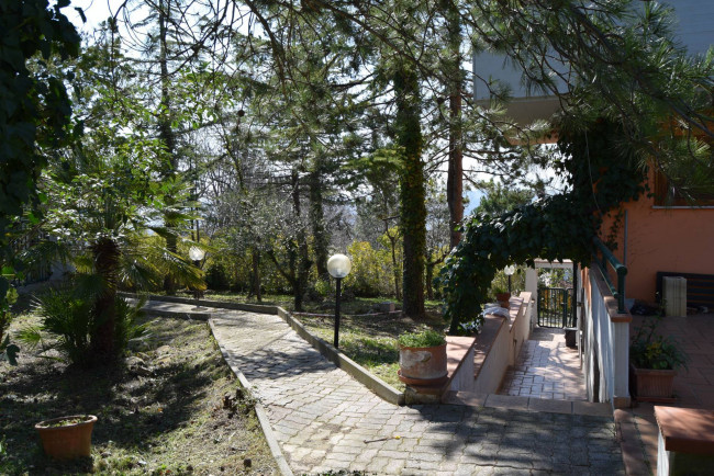 Villa in vendita a Teramo