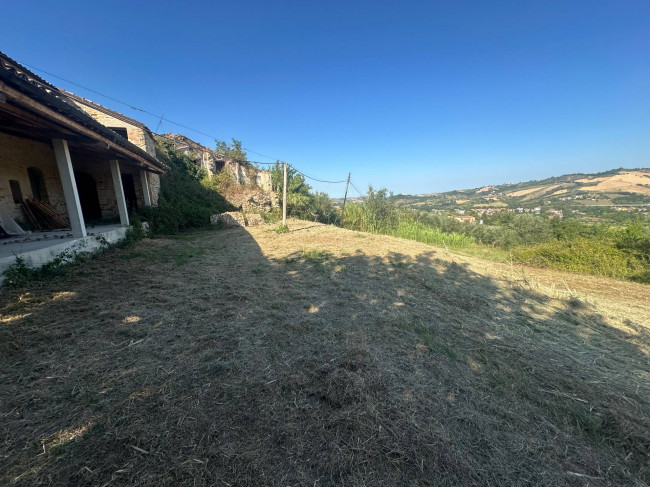 Casa singola in vendita a Campli