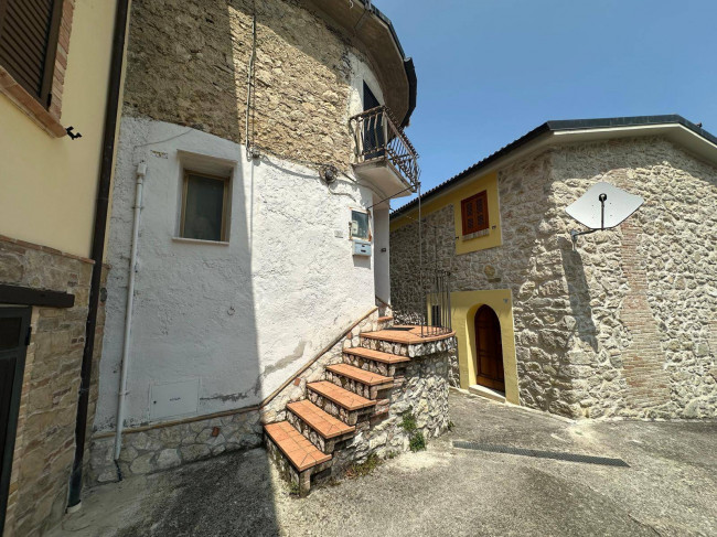 Casa singola in vendita a Isola del Gran Sasso d'Italia