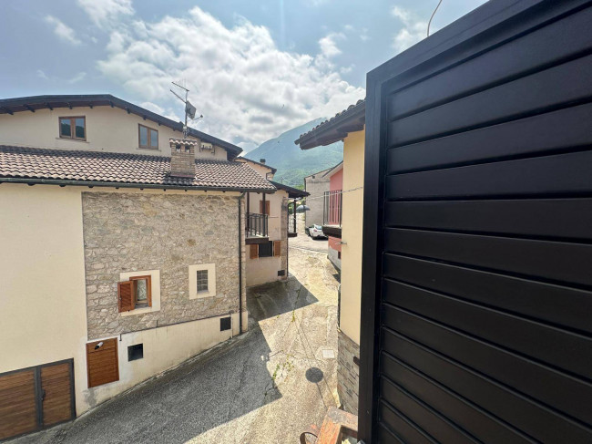 Casa singola in vendita a Isola del Gran Sasso d'Italia