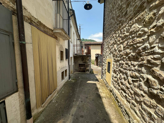 Casa singola in vendita a Isola del Gran Sasso d'Italia