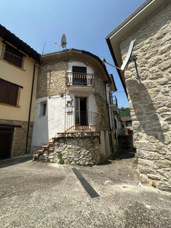 Casa singola in vendita a Isola del Gran Sasso d'Italia