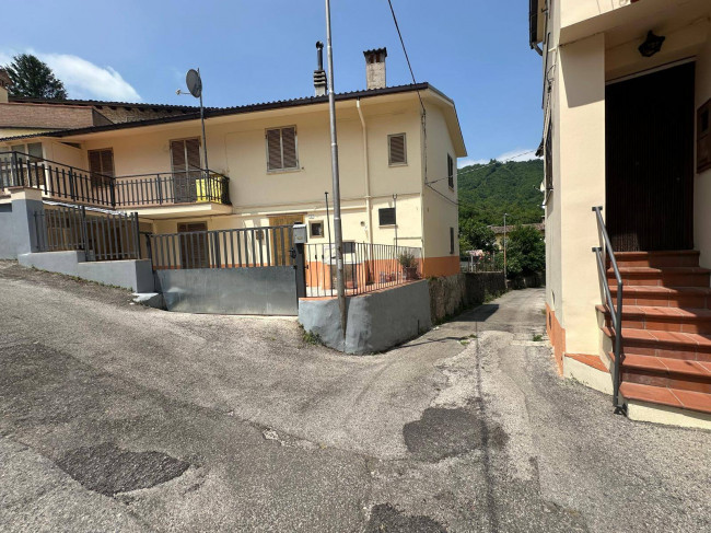 Casa singola in vendita a Isola del Gran Sasso d'Italia
