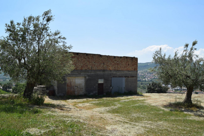 Rustico in vendita a Bellante