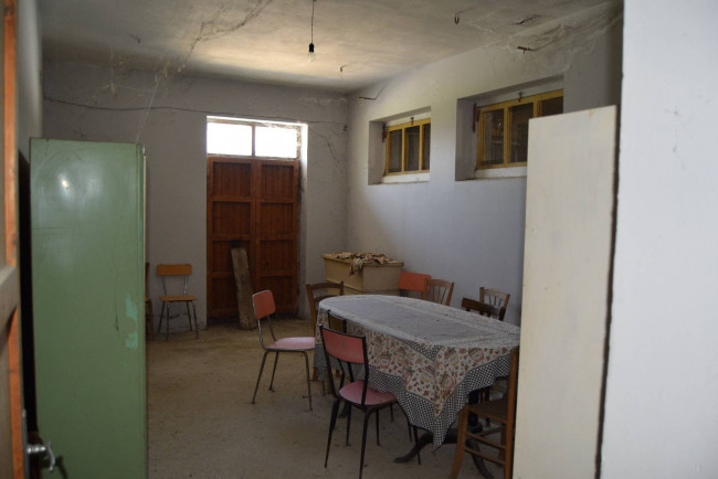 Rustico in vendita a Bellante