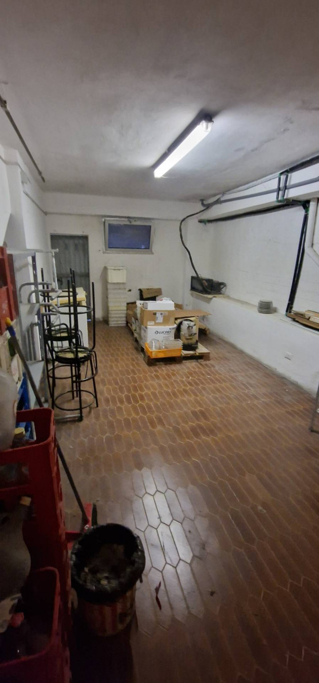 Locale commerciale in vendita a Campli
