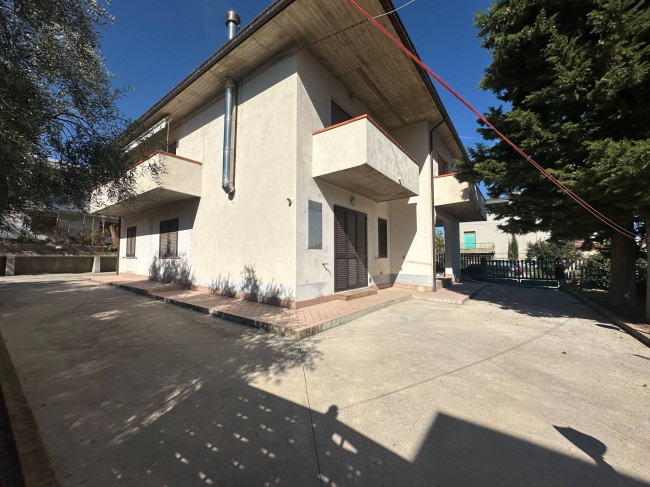 Villa in vendita a Bellante