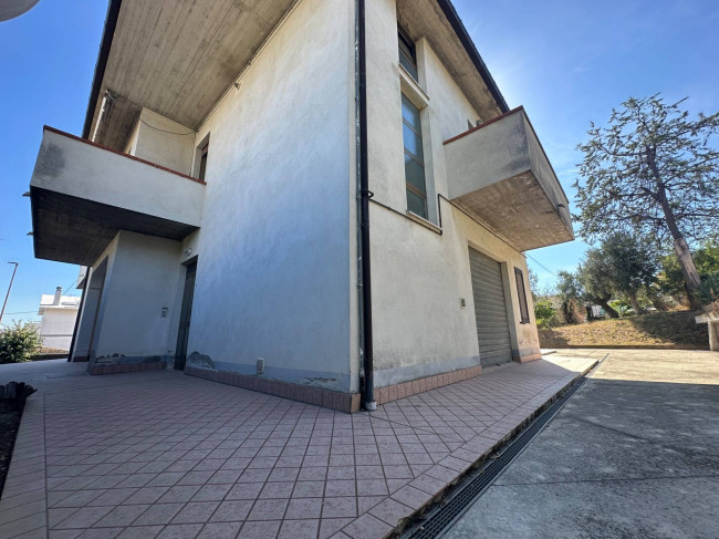 Villa in vendita a Bellante