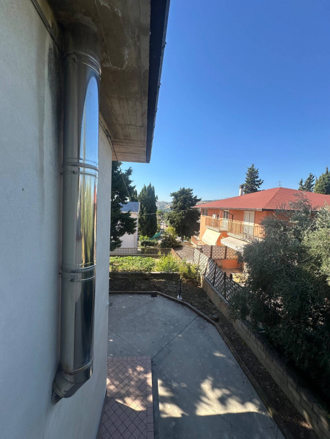 Villa in vendita a Bellante