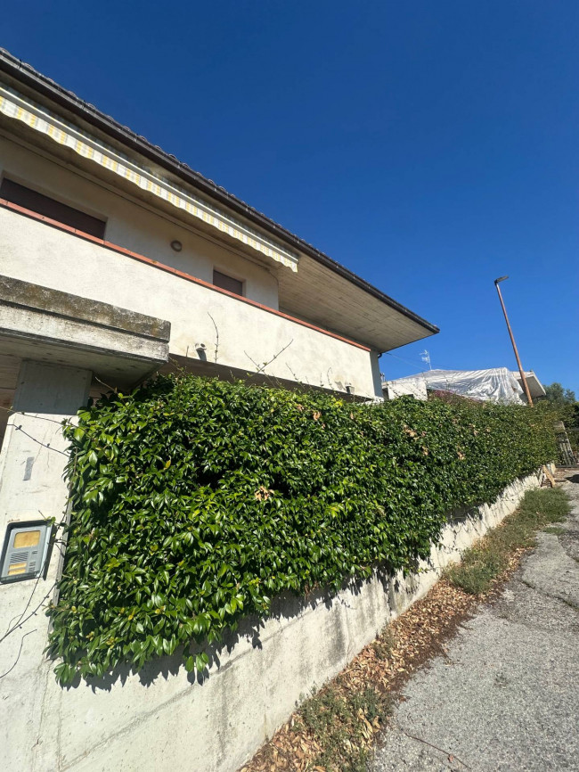 Villa in vendita a Bellante