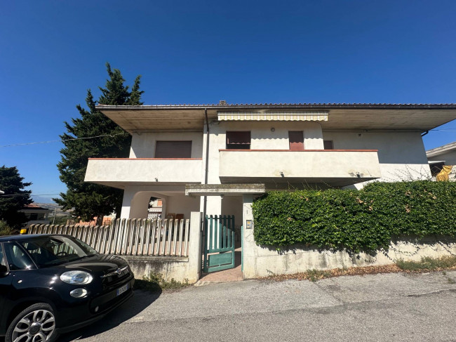 Villa in vendita a Bellante