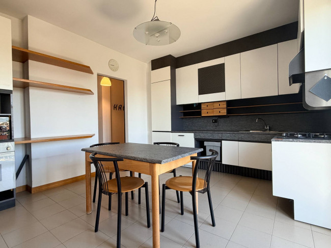 Appartamento in vendita a Carugo