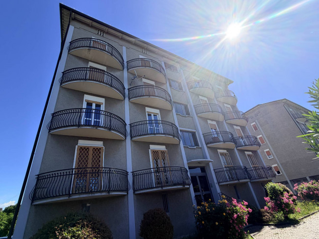 Appartamento in vendita a Carugo