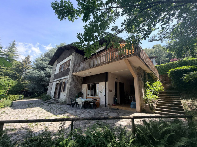 Villa in vendita a Selvino