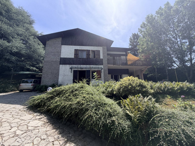 Villa in vendita a Selvino