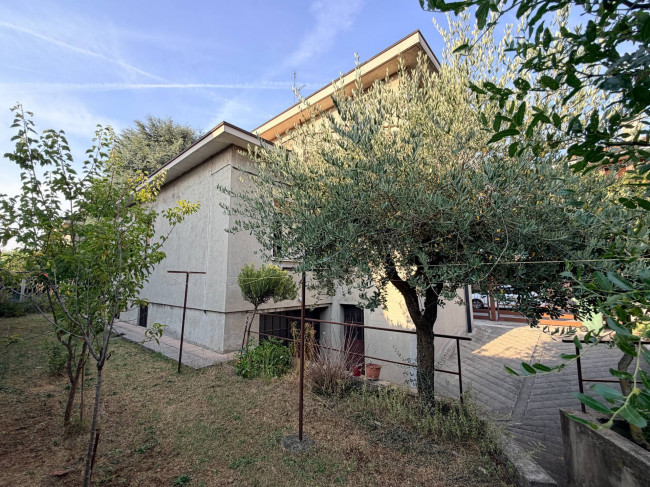 Villa in vendita a Desio
