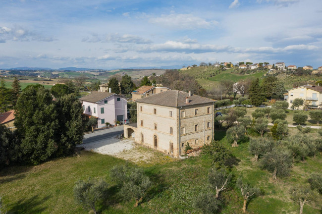 Casale in Vendita a Mogliano