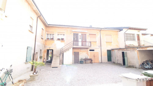 ( VILLETTA ) - PORZIONI di CASA con GIARDINO in vendita a Cento