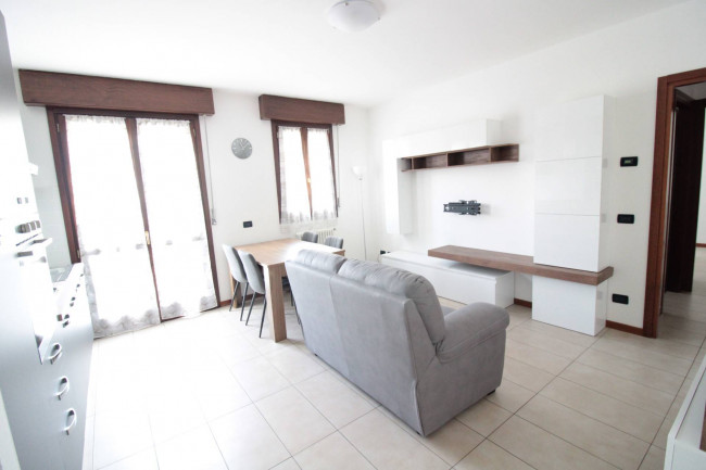 ( 1 Camera ) BILOCALE o MONOLOCALE in affitto a Cento