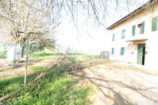 Casa indipendente in vendita a Cento (FE)