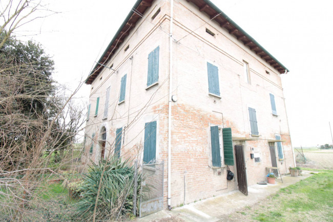 ( VILLA ) - CASA INDIPENDENTE in vendita a Cento