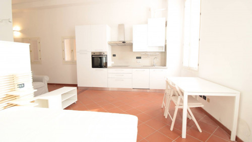 ( 1 Camera ) BILOCALE o MONOLOCALE in vendita a Cento